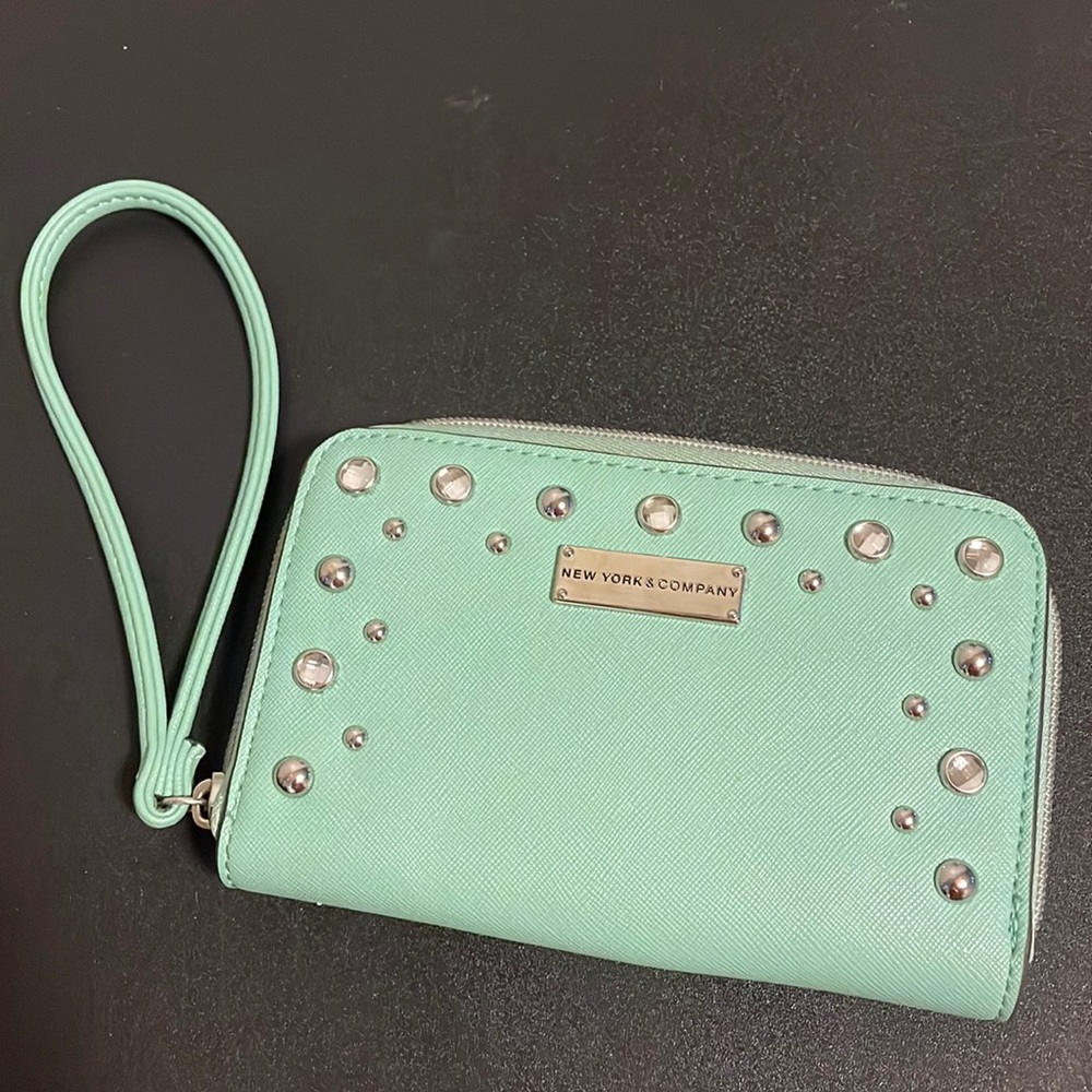 New York & Company wrist wallet w/ strap